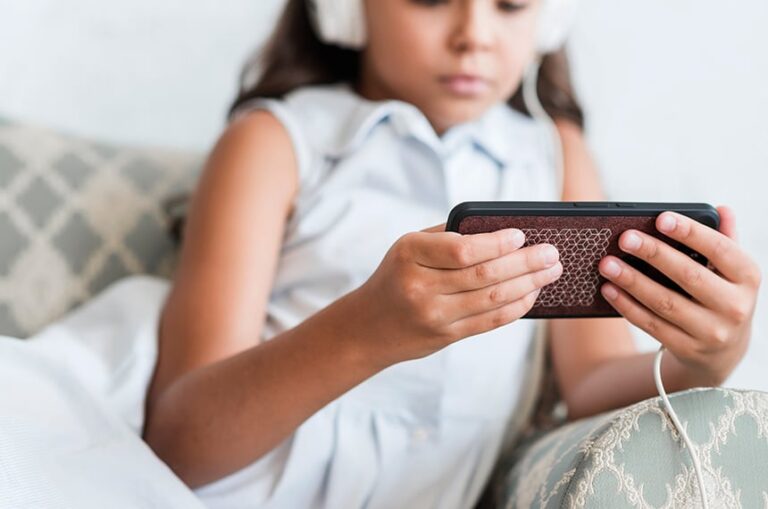 Países limitam acesso de jovens às redes sociais e outros artigos da semana – 01.08.2025